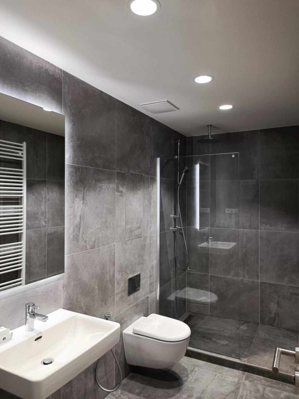 Апартаменти 4 Room, 2 Bath, Parking Прага