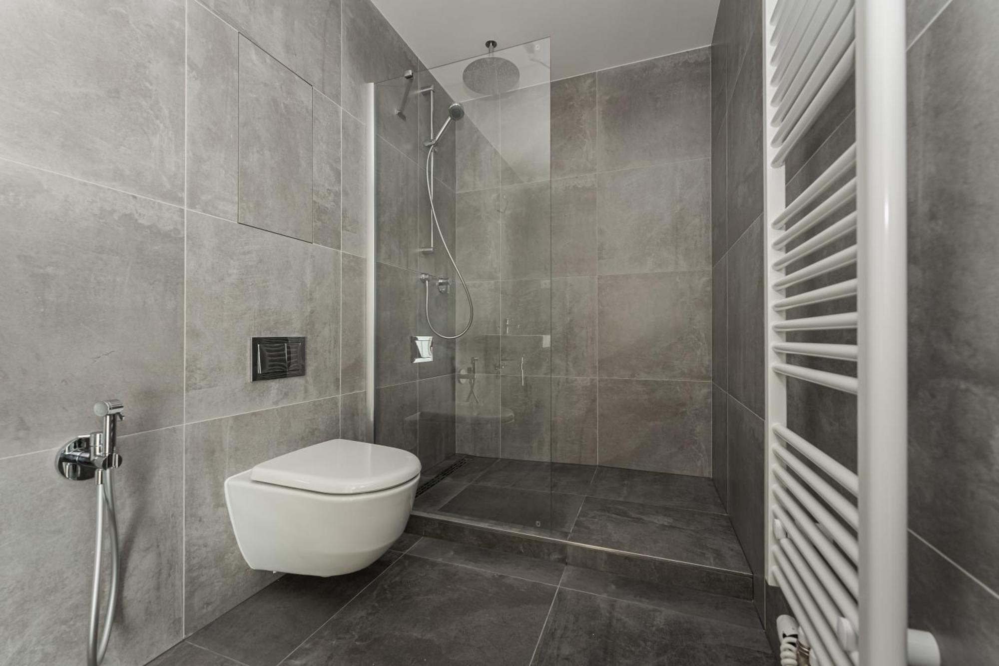 4 Room, 2 Bath, Parking Апартаменти