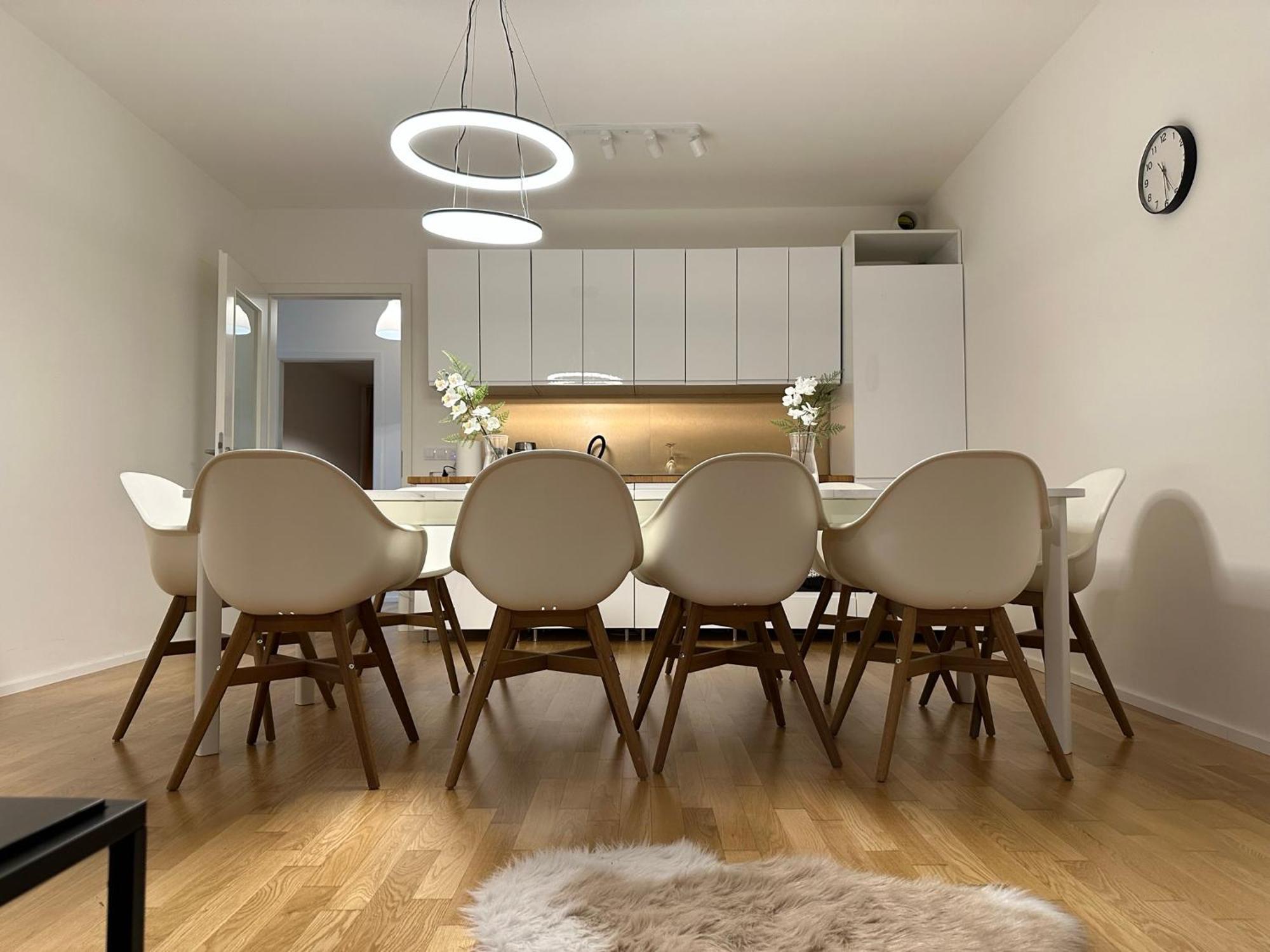 4 Room, 2 Bath, Parking Appartement *