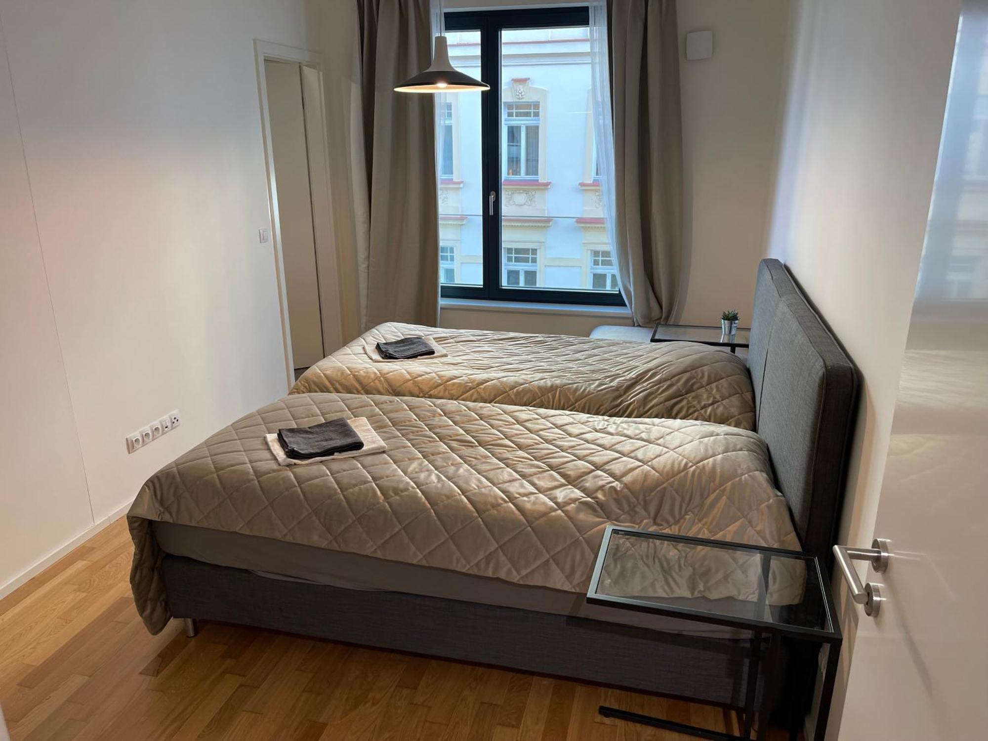 4 Room, 2 Bath, Parking Апартаменти *