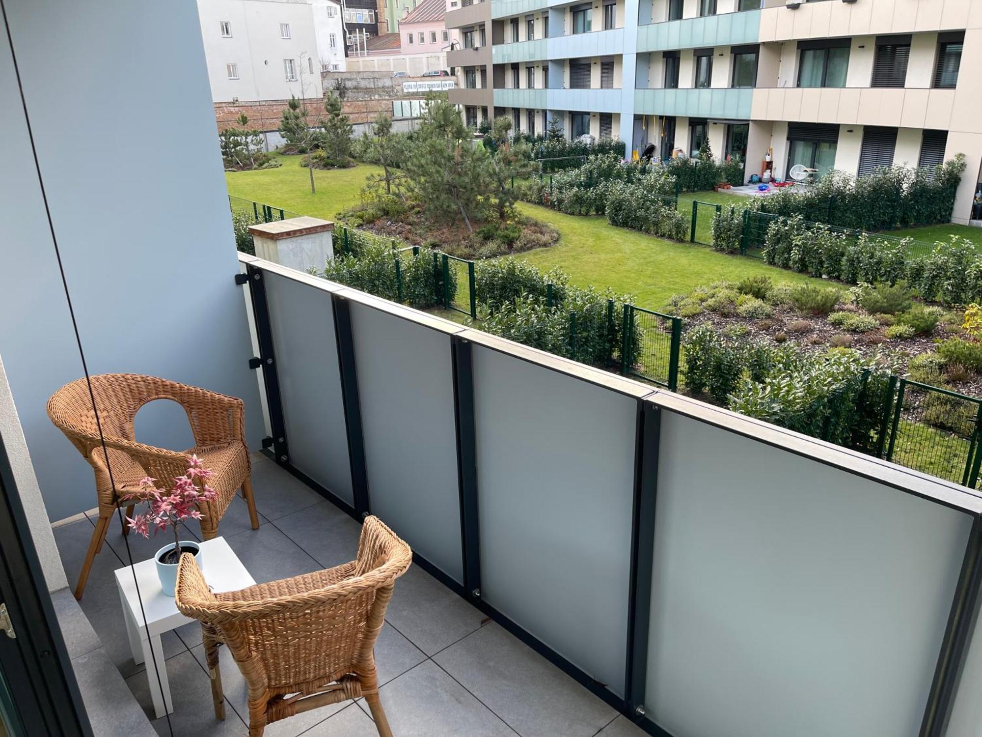 Апартаменти 4 Room, 2 Bath, Parking Прага
